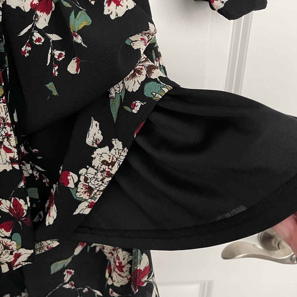 LULU’S DRESS - Picture 6 of 8